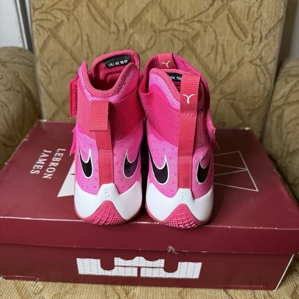 Nike LeBron Zoom Soldier‎ 10 Pink Breast Cancer Kay Yow Sneakers Men's Size 9